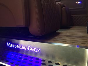商务车LED迎宾踏板-威霆迎宾踏板,别克GL8,大众商务车迎宾踏板